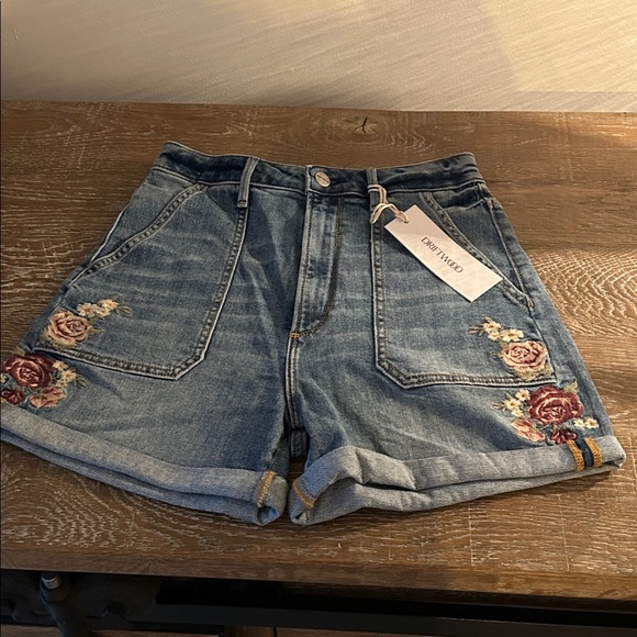 DRIFTWOOD Pants - DRIFTWOOD Blue Embroidered Jean Shorts size 26 NWT 🦋🦋🦋